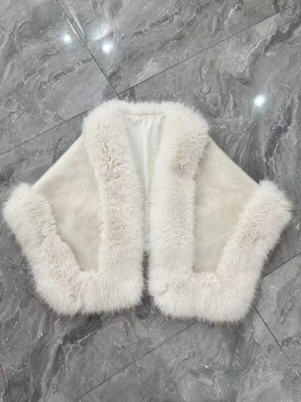 FAUX SHEARLING TRIMMED CAPELET - Image 3