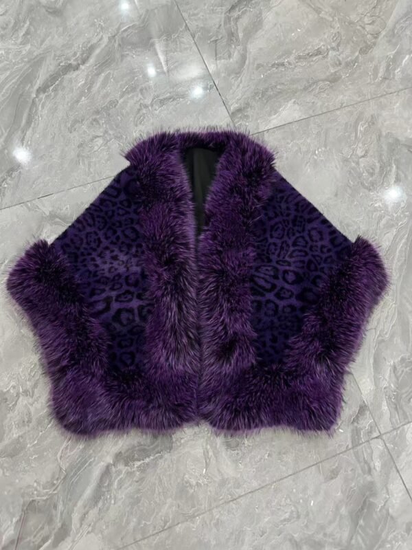 FAUX SHEARLING TRIMMED CAPELET - Image 4